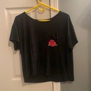 Cropped Black Tee w Rose